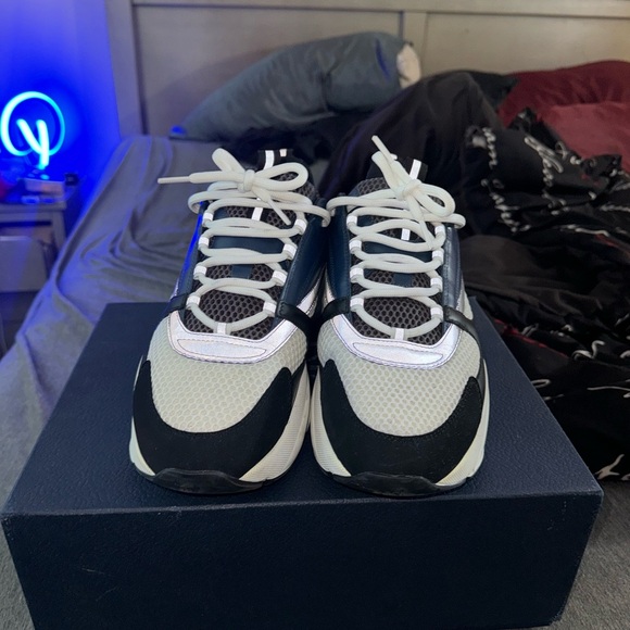 CRISTIAN DIOR “B-22” - Picture 2 of 3